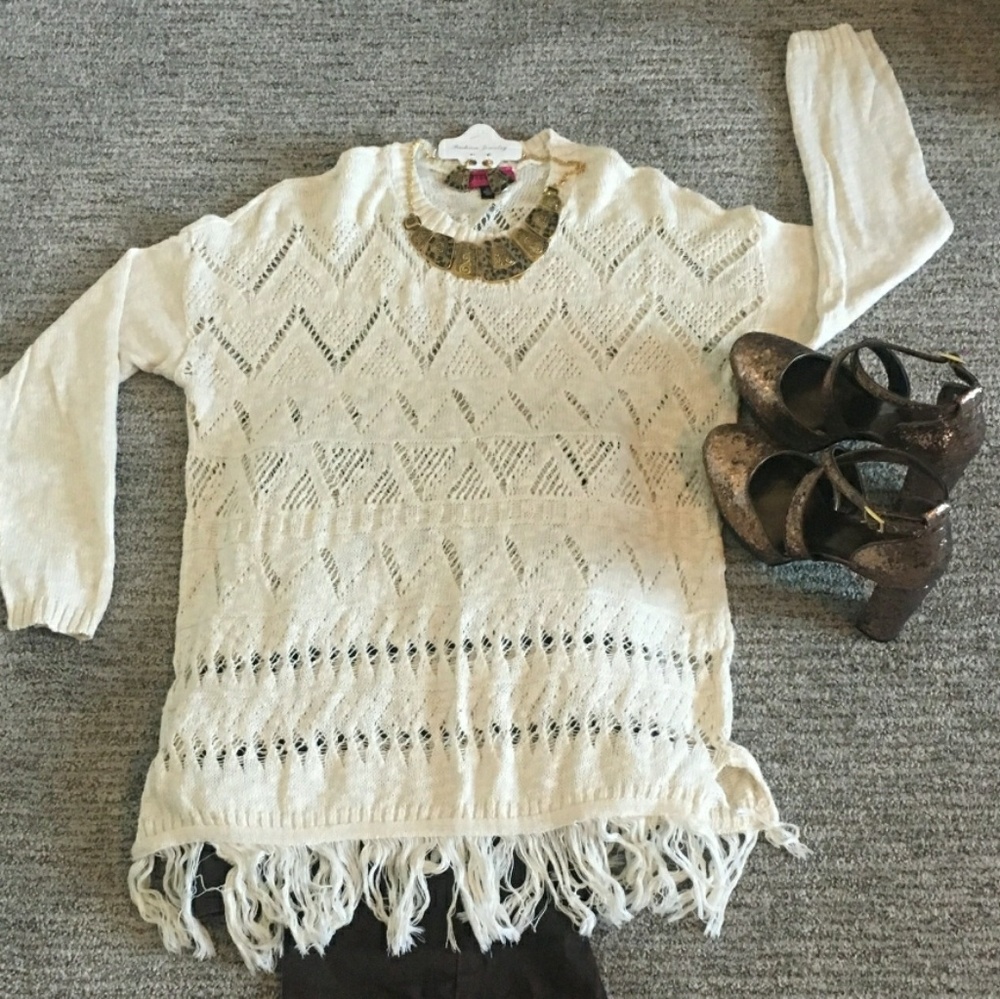 NEW GUESS Strappy Platforms - Picture 2 of 3